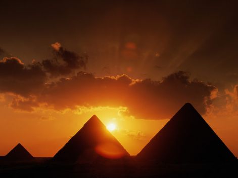 199_pyramids-at-sunset-wallpapers_4602_1600.jpg